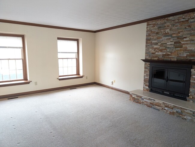 Building Photo - 4 Bedroom Beavercreek Home - AVAILABLE NOW!