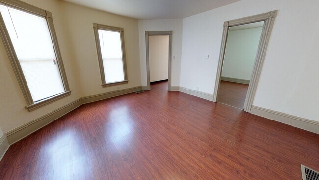 Building Photo - 464 Poplar St