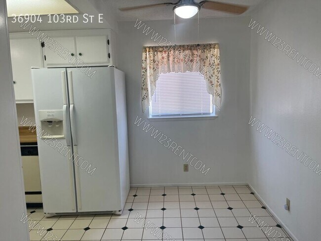 Building Photo - 36904 103rd St E