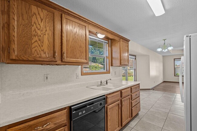 Building Photo - 1278 W Butterfield Dr