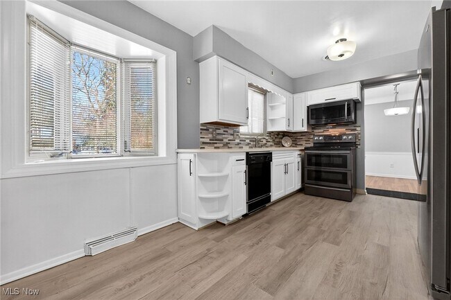 Building Photo - 8310 Broadview Rd