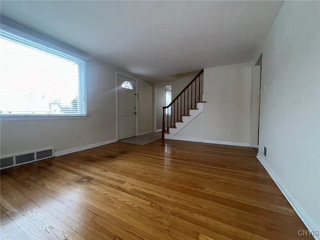 Building Photo - 3 Wills Dr