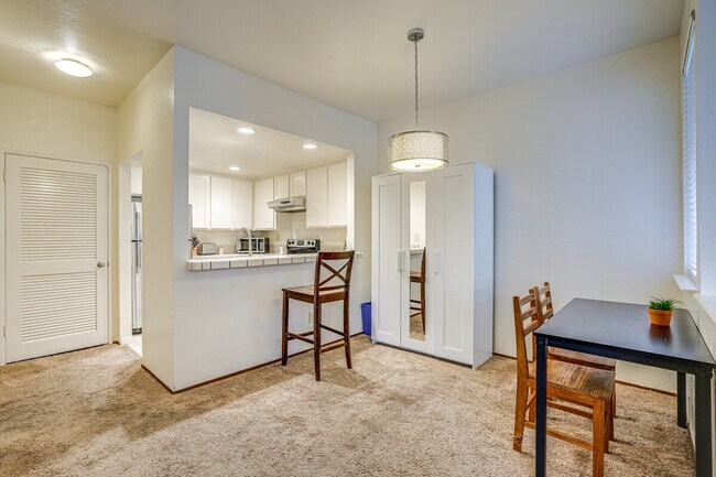 Building Photo - 3641 West Ct