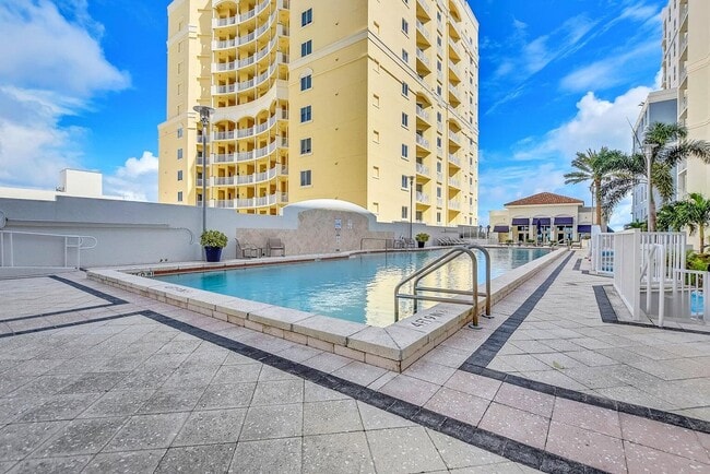 Building Photo - 255 Evernia St