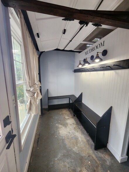 Building Photo - 3106 Mowles Rd