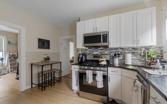 Building Photo - 19 Malvern Ave