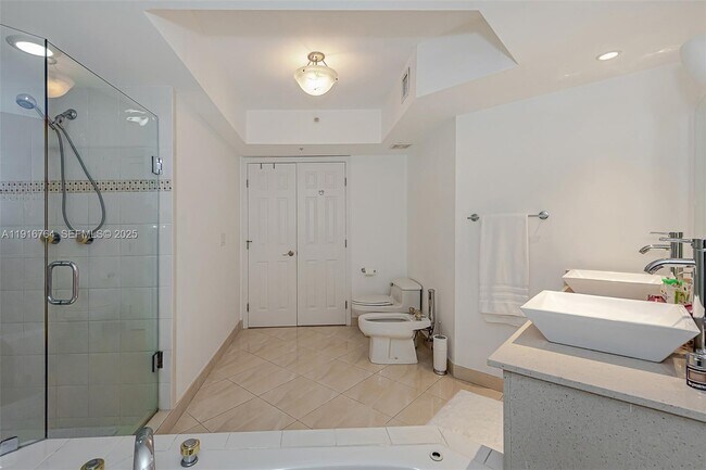 Building Photo - 6301 Collins Ave