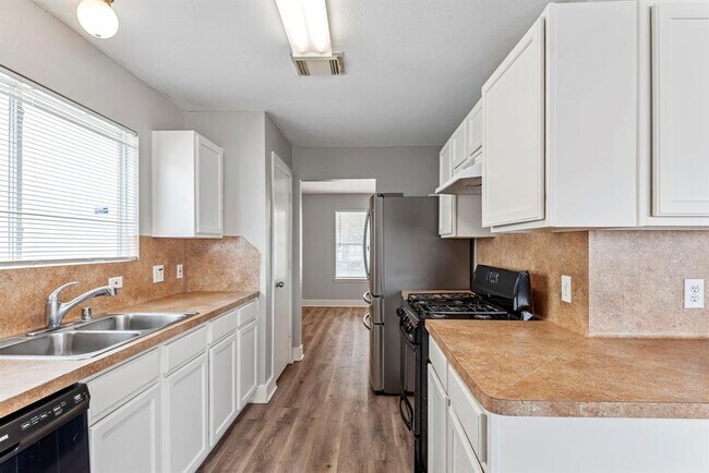 Building Photo - 19511 Fletcher Way Dr