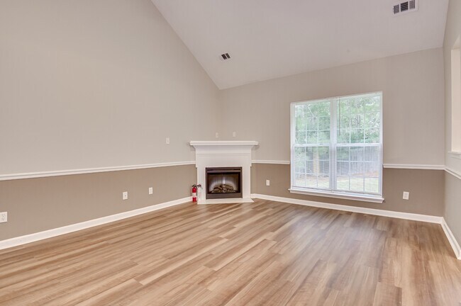Building Photo - 7640 Pleasantville Way