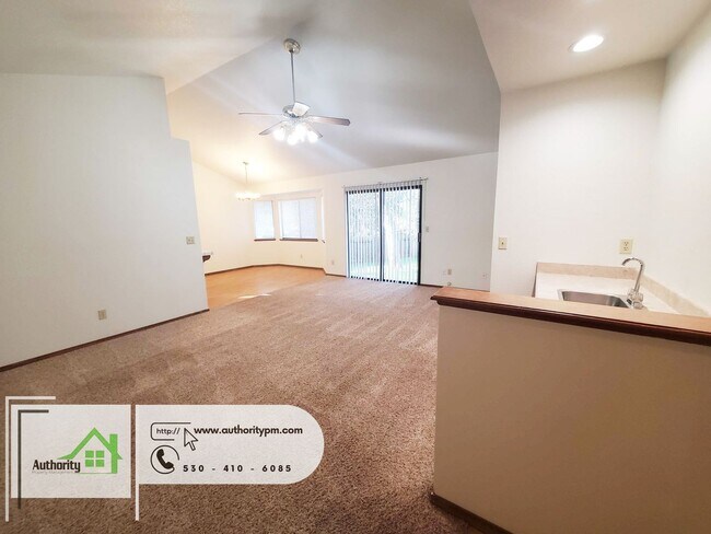 Building Photo - 3996 Morningsun Dr