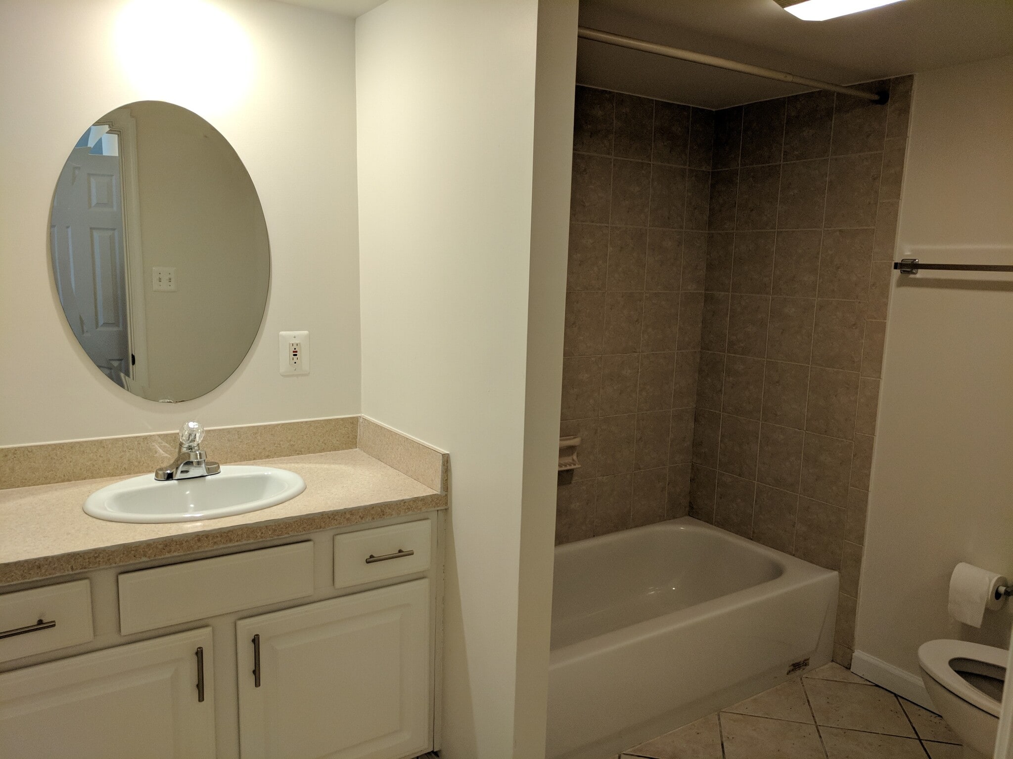 Building Photo - 4705 Tecumseh St