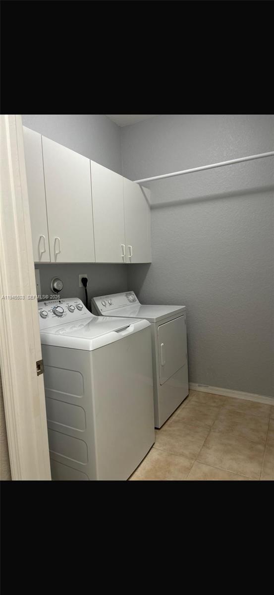 Building Photo - 2480 E Aragon Blvd