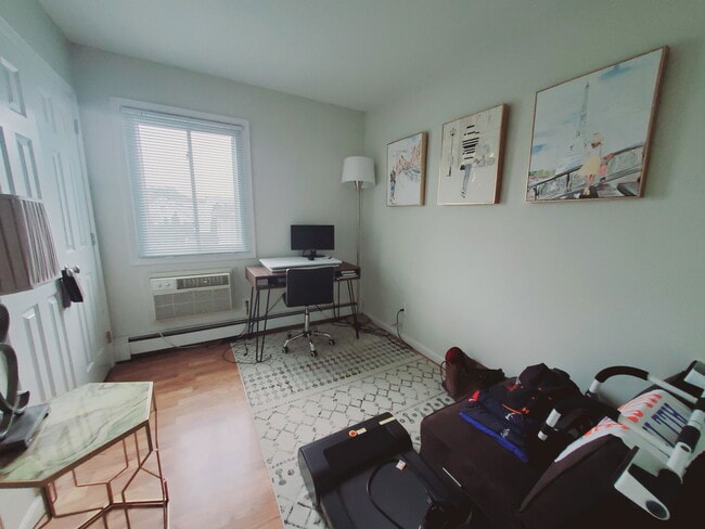 Building Photo - 34 Goodwin St