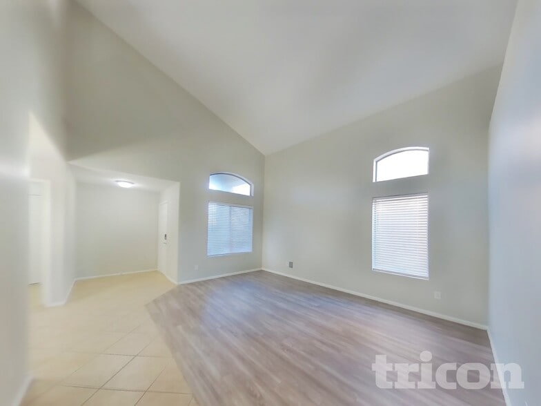 Building Photo - 40081 W Hayden Dr