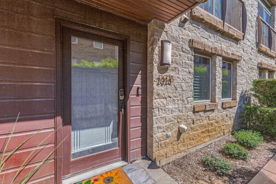 Building Photo - 2928 State St