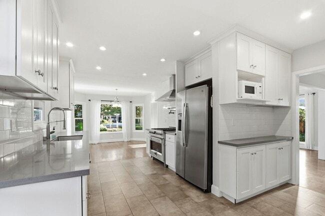 Building Photo - Gorgeous Large Lot 4-Bedroom Saratoga Home