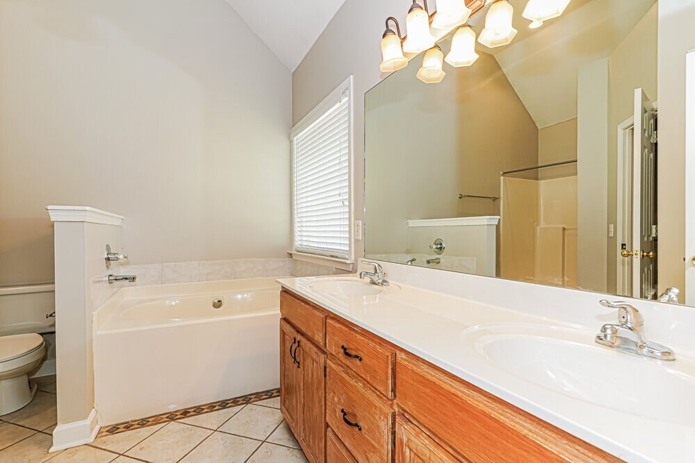 Building Photo - 318 Gatewood Dr