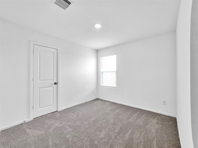 Building Photo - 1703 Green Warbler Ln