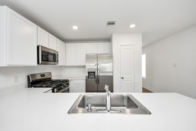 Building Photo - 3037 Pensacola Dr