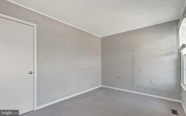 Building Photo - 2522 S Arlington Mill Dr