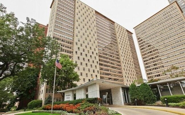 Building Photo - 3950 N Lake Shore Dr
