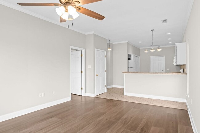 Building Photo - Riverside 2BR/2BA Cottage – Minutes from Downtown Knoxville