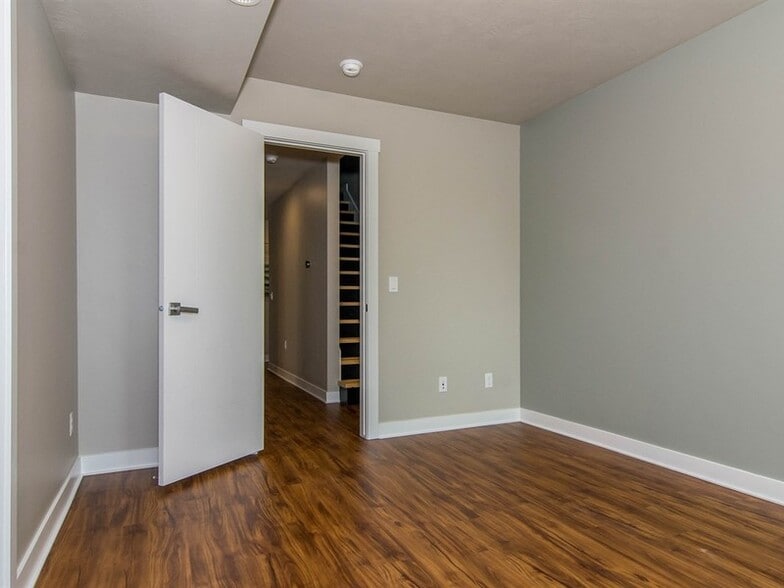 Building Photo - 1405 S 300 E