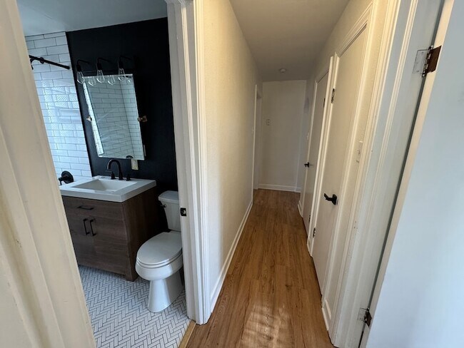 Building Photo - 1111 Lincoln St