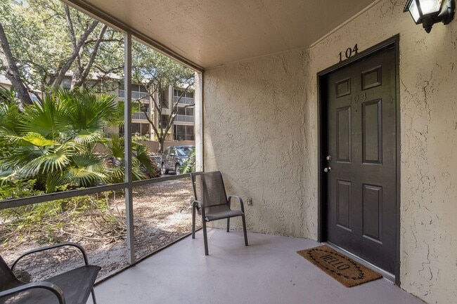 Building Photo - 633 Buoy Ln