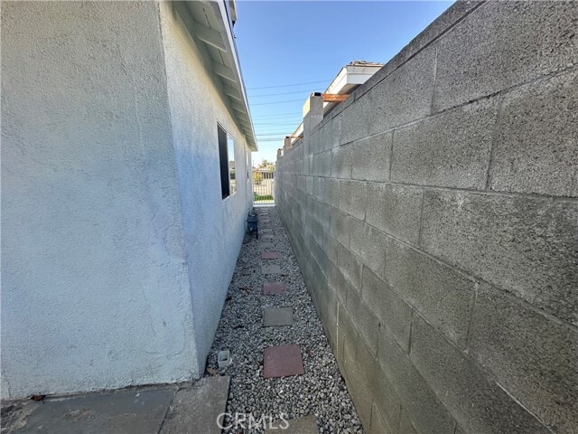Building Photo - 350 E 223rd St