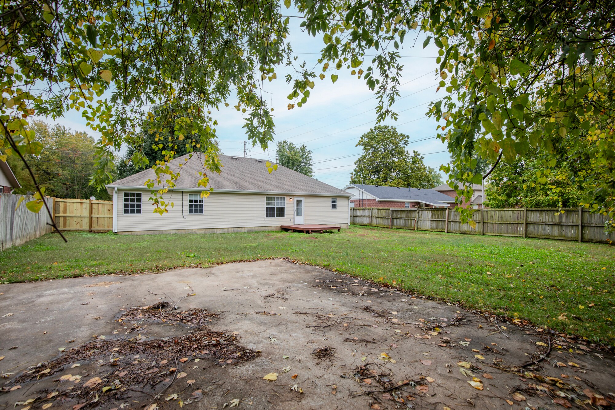 Building Photo - 215 Broyles St