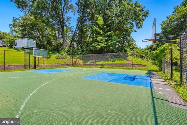 Building Photo - 1836 Metzerott Rd