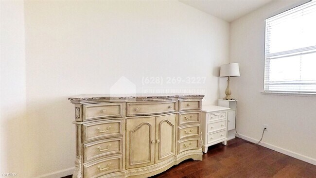 Building Photo - 3 br, 3 bath Townhome - 602 Cedarville Ln -