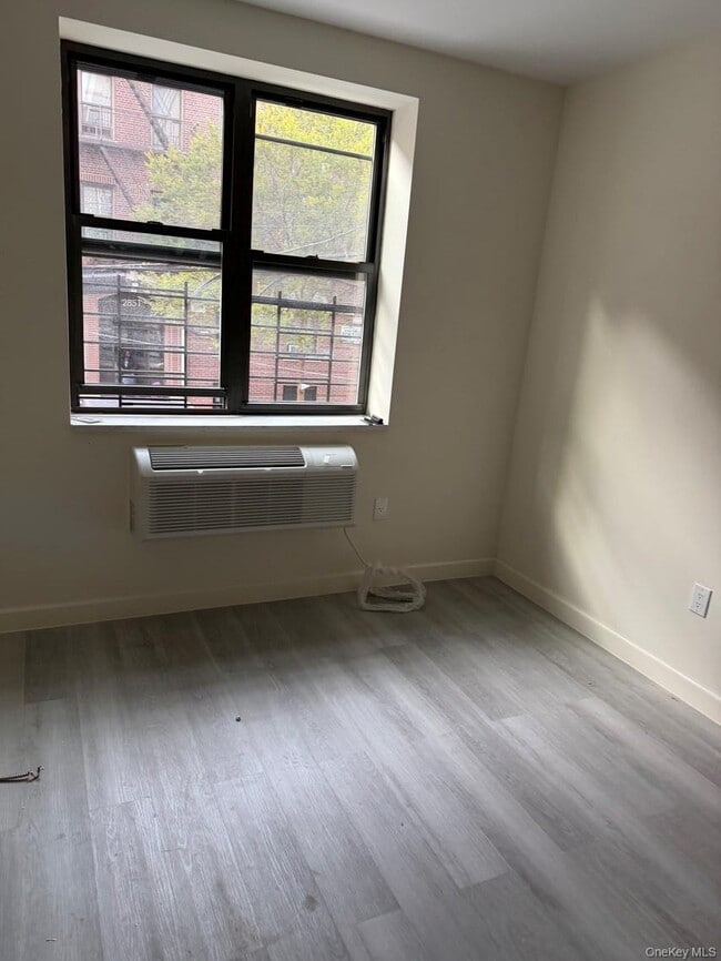 Building Photo - 2854 Webb Ave