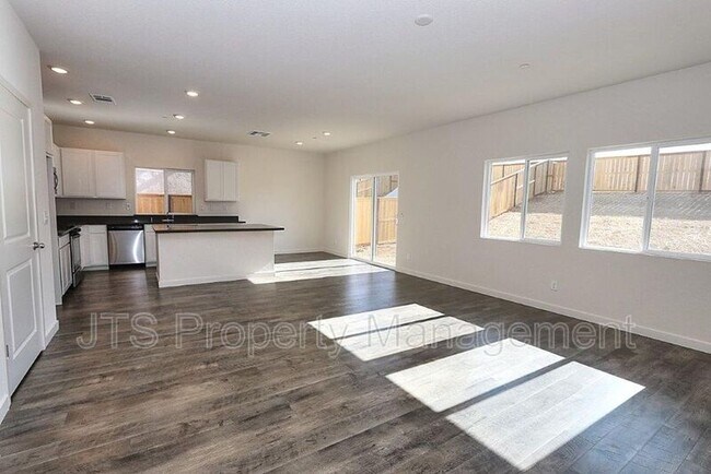 Building Photo - 716 Franklin St