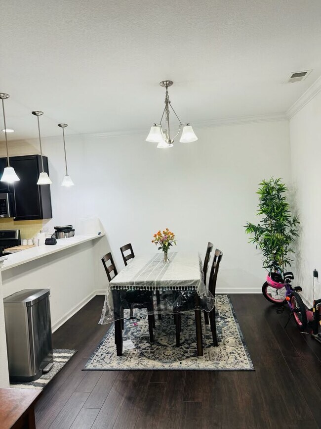 Building Photo - 4080 Trenwith Ln