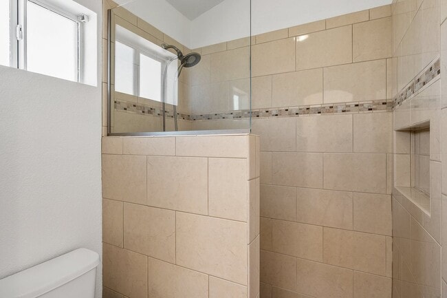 Building Photo - 8080 N Tackroom Ln