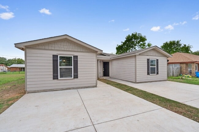 Building Photo - 1153 Magnolia St