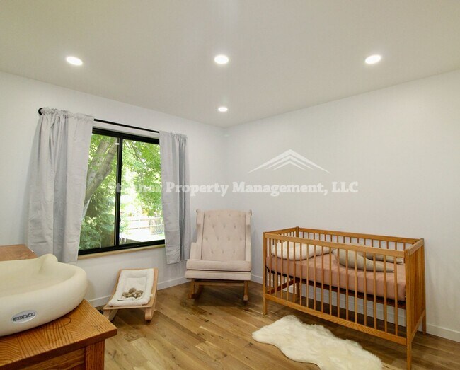 Building Photo - Incredible Updated Home