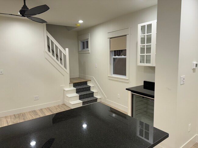 Building Photo - 1612 N Star Ave