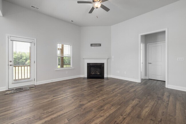 Building Photo - 55 Bushel Basket Dr