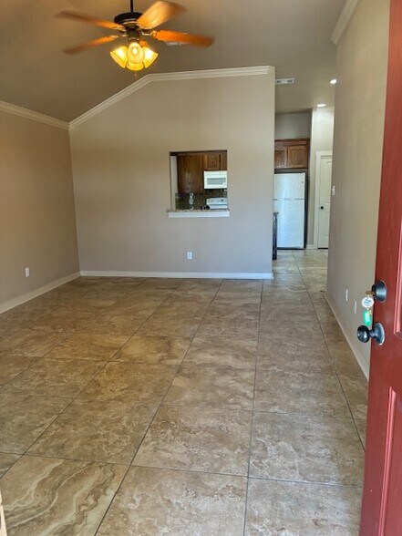 Building Photo - 3301 Lineage Loop