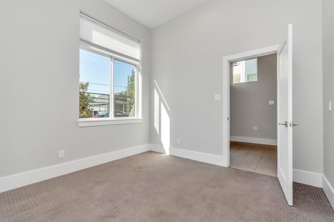 Building Photo - 3209 Garrow St