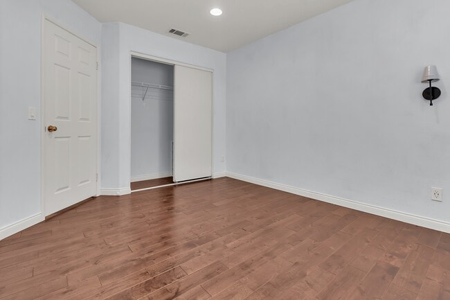 Building Photo - 17 Sagamore