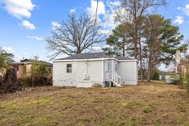 Building Photo - 829 51st St W