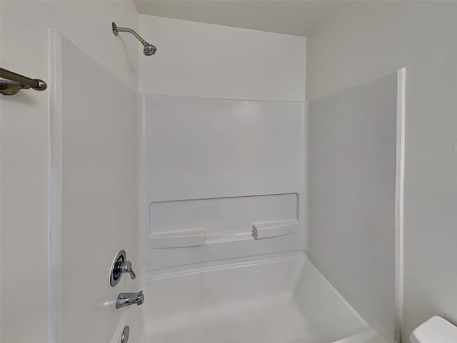 Building Photo - 28918 Village Creek Loop