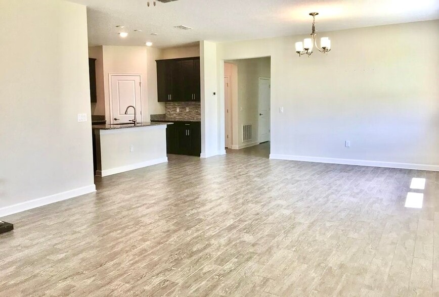 Building Photo - 4624 Fairy Tale Cir