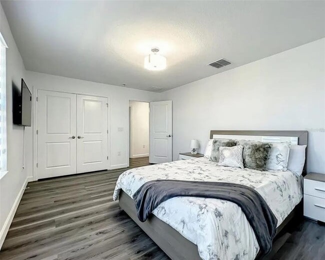 Building Photo - 2143 Camden Loop