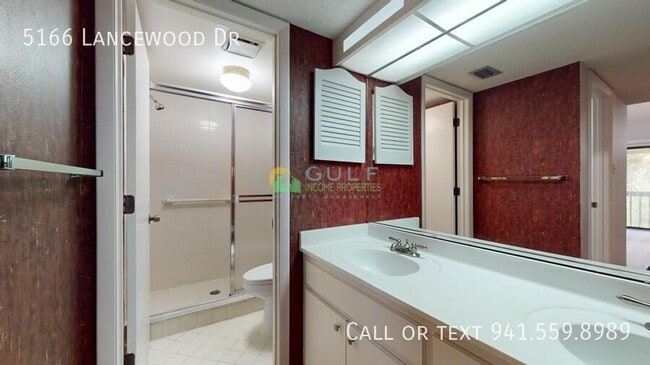 Building Photo - 5166 Lancewood Dr