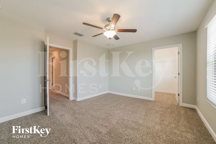 Building Photo - 9825 Ivory Dr